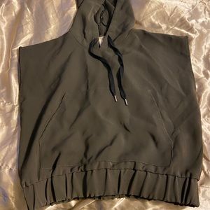 Sleeveless crop hoodie